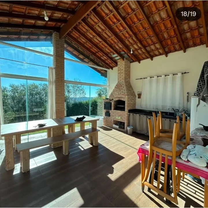 Espaço gourmet fechado em vidro