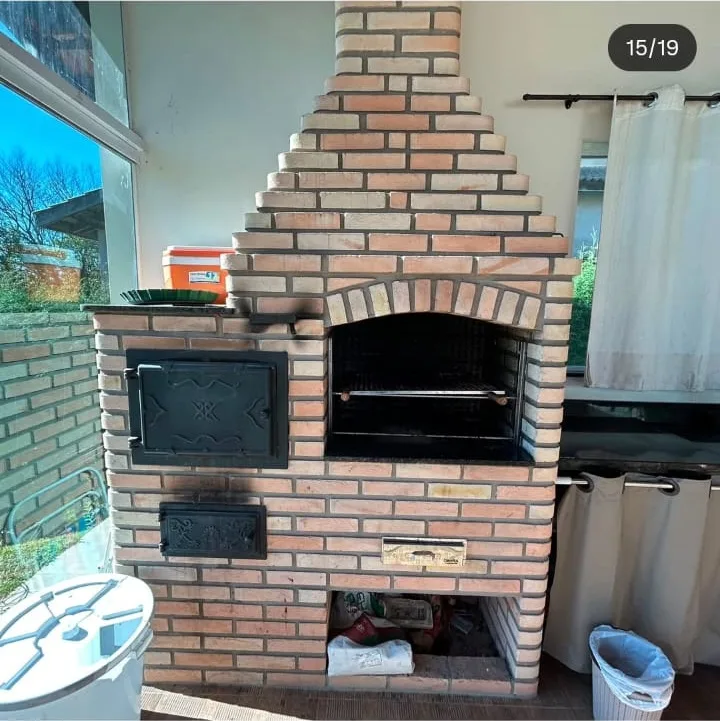 Churrasqueira e forno de pizza